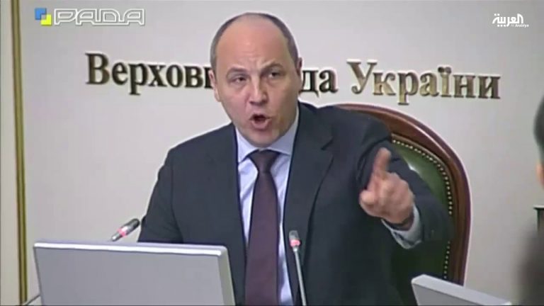 نقاش في البرلمان الأوكراني بالضربة القاضية…شاهد