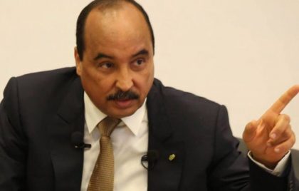 ولد عبد العزيز يدافع عن نظامه بعد هجوم ولد محمد فال