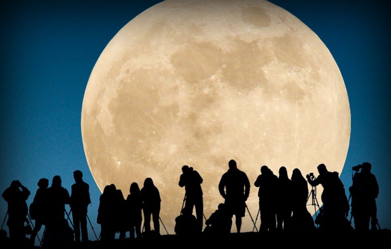 قمر ليلة 14 نوفمبر 2016 الأكبر منذ قرابة الـ 70 عاما