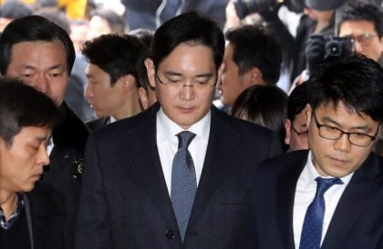 5 سنوات سجنا لرئيس “سامسونغ” بتهمة الرشوة