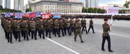 جنود كوريا الشمالية يسرقون الذُّرة من الحقول.. لماذا يأمرهم قادة رابع أكبر جيش في العالم بذلك؟