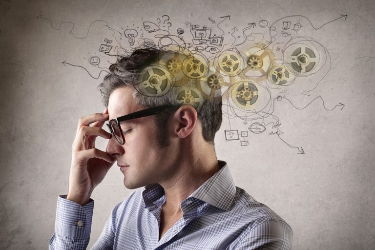من بينها الضحك.. 7 طرق مُثبتة علميًا لتنشيط العقل