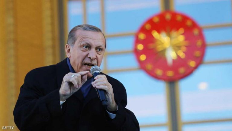 تهديد أردوغان يصعد بالنفط لأعلى مستوى بعامين