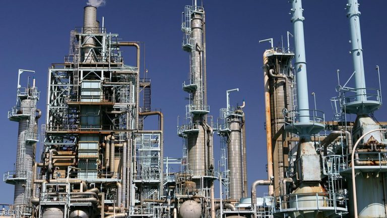 النفط مستقر بدعم من تقلص المعروض