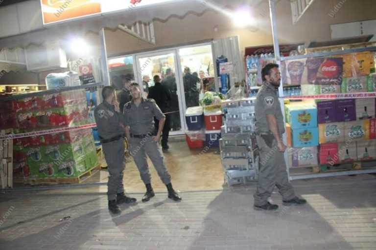 منفذي عملية السطو المسلح على محل تجاري بتوجنين في قبضة الأمن