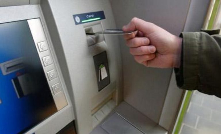 البنوك بموريتانيا تعطل صرافاتها الآلية بسبب تغيير العملة