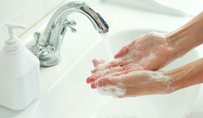 العلم يكشف: كم ثانية تحتاج لغسل يديك بطريقة صحية؟