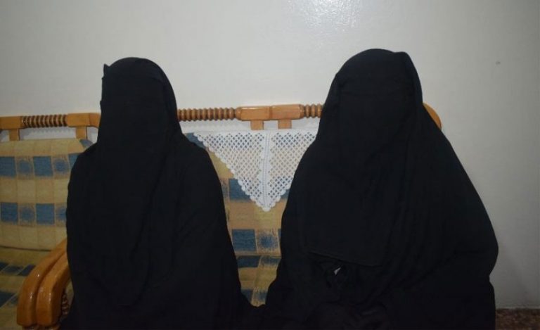 زواج غير مألوف طفل يتزوج ثلاثنية!