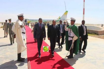 رئيس الجمهورية يعود إلى نواكشوط قادما من باريس