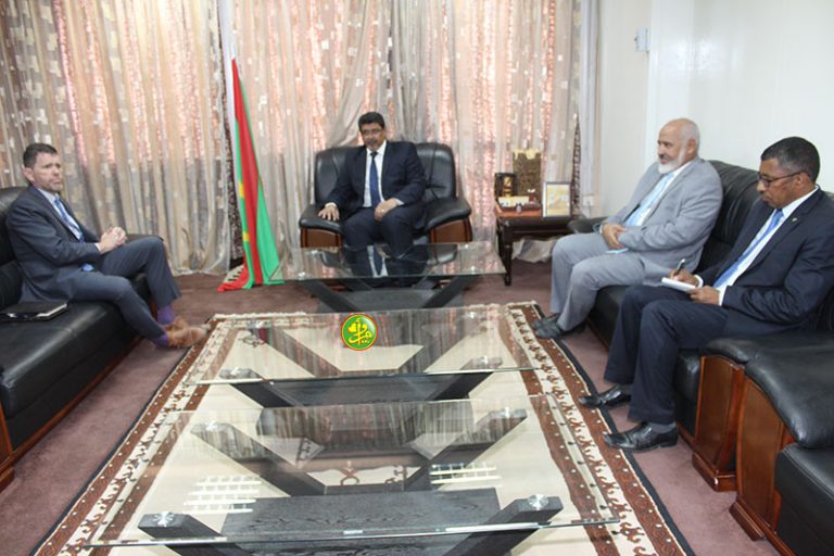 وزير الثقافة يلتقي السفرين الصيني والأمريكي