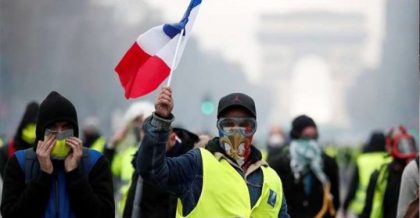 فرنسا.. ماكرون يبحث عن حل لأزمة السترات الصفراء