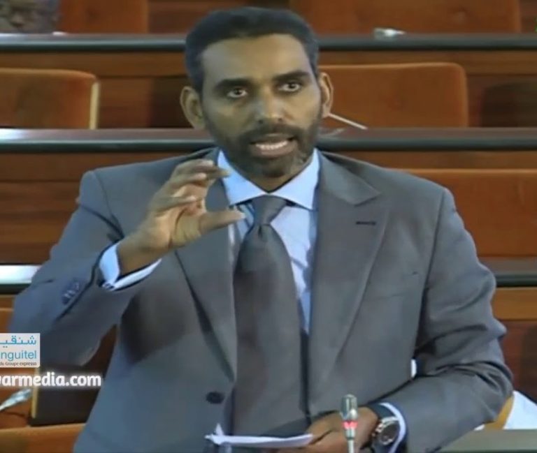 رفض مداخلة لنائب دعا الرئيس لترك السلطة (فيديو)