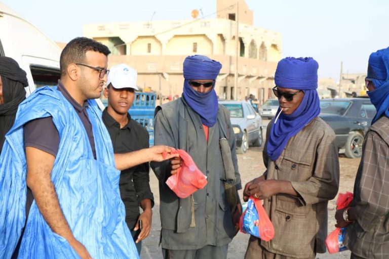 الحزب الحاكم يختتم عملية رمضان في أحياء نواكشوط(صور)