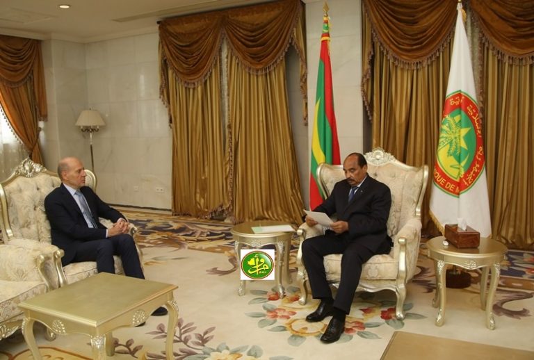 مبعوث فرنسي يلتقي ولد عبد العزيز ويطلب لقاء غزواني