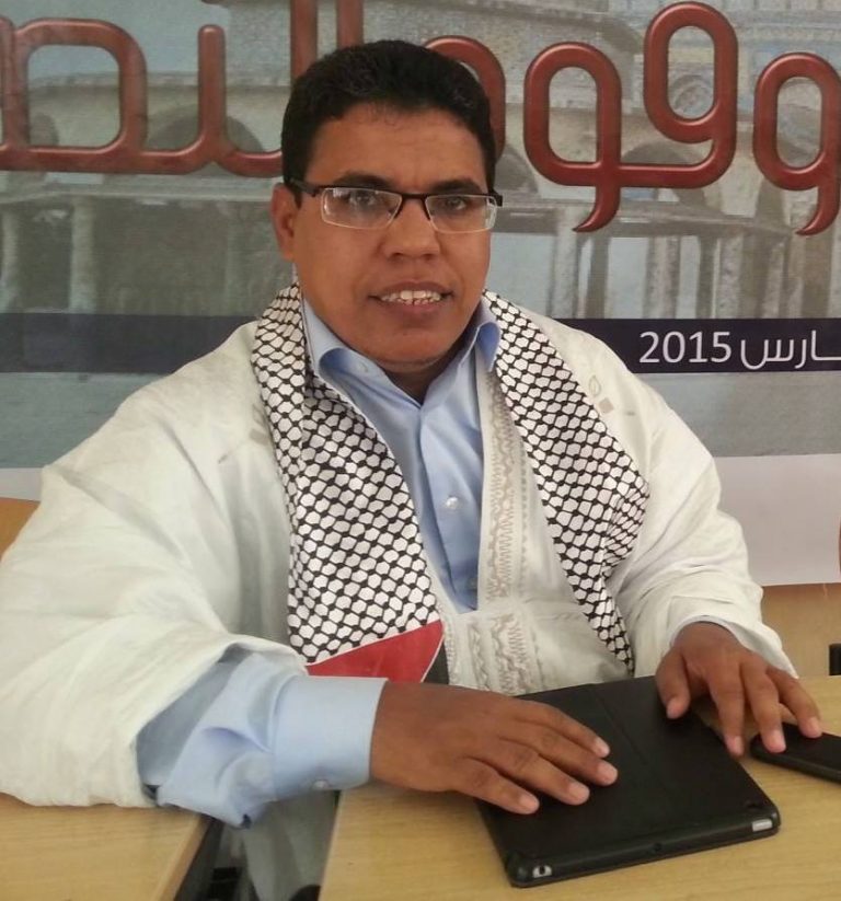 السلطات الموريتانية تعتقل الصحفي ولد الوديعه
